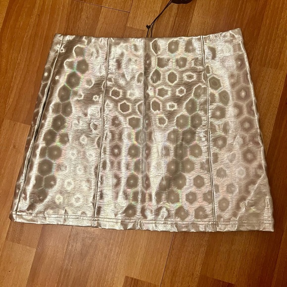 NWT Club Exx Silver Holographic Dollskill Skirt - Picture 3 of 5